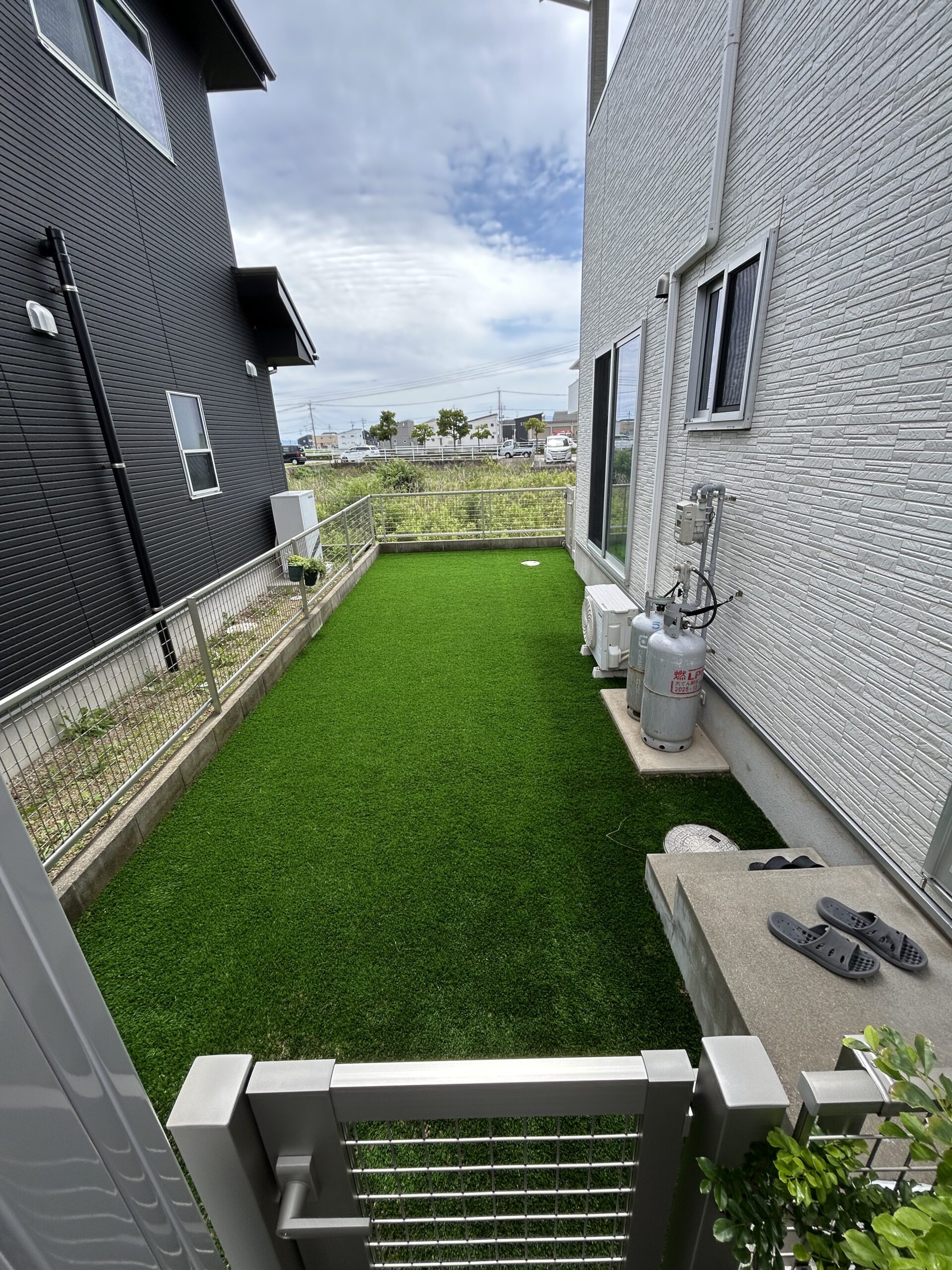 M様邸ドッグラン（コムズハウス様現場）砕石→人工芝