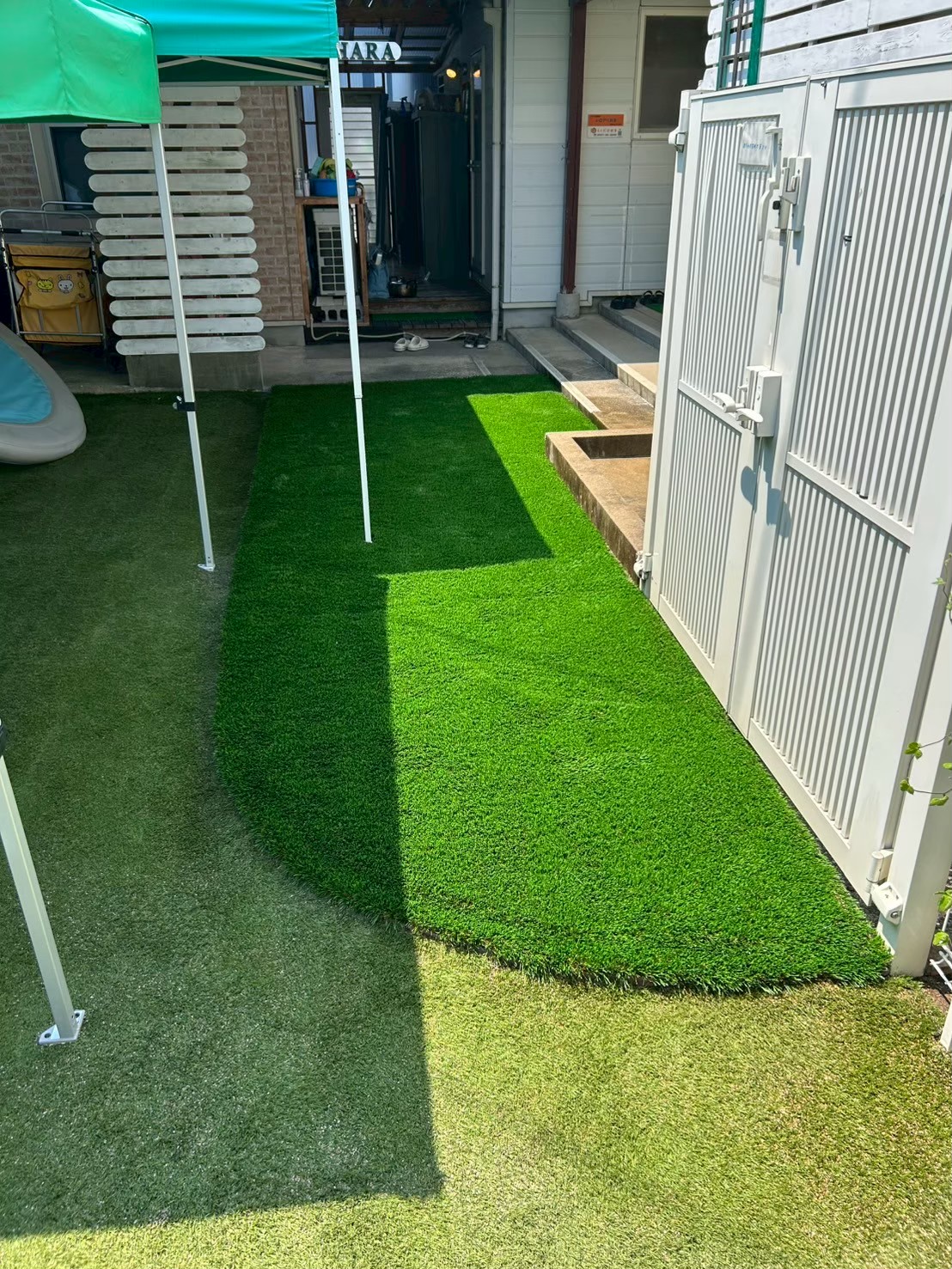 大村市・とみのはら保育園様｜転倒リスクのある階段前が“安心でやさしい導線”に